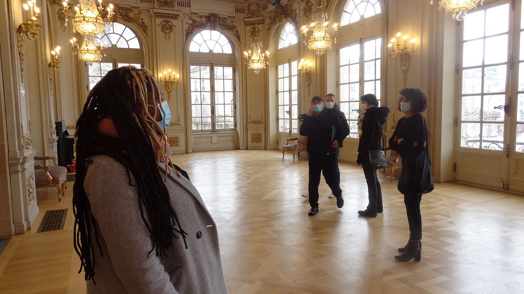 Tournage à l'Opéra avec Mohale Mashigo